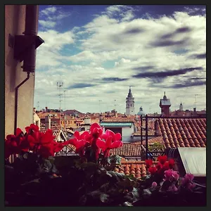 Lion Rooftop Novita' , Venise Italie